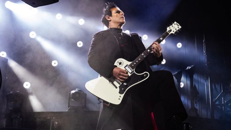 The Story of Richard ZK's First Fender Guitar in East Germany]