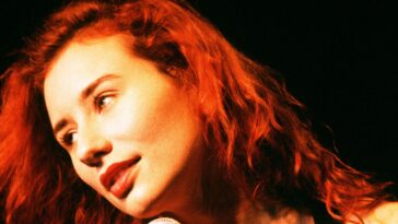 “Unanticipated Reactions: The Surprising and Cruel Remarks from Others About Tori Amos’s Controversial Song That Her Label Disapproved Of – Until the Club Remix Reached Number One”]