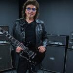 When Tony Iommi played without his prosthetic fingertips