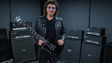 When Tony Iommi played without his prosthetic fingertips