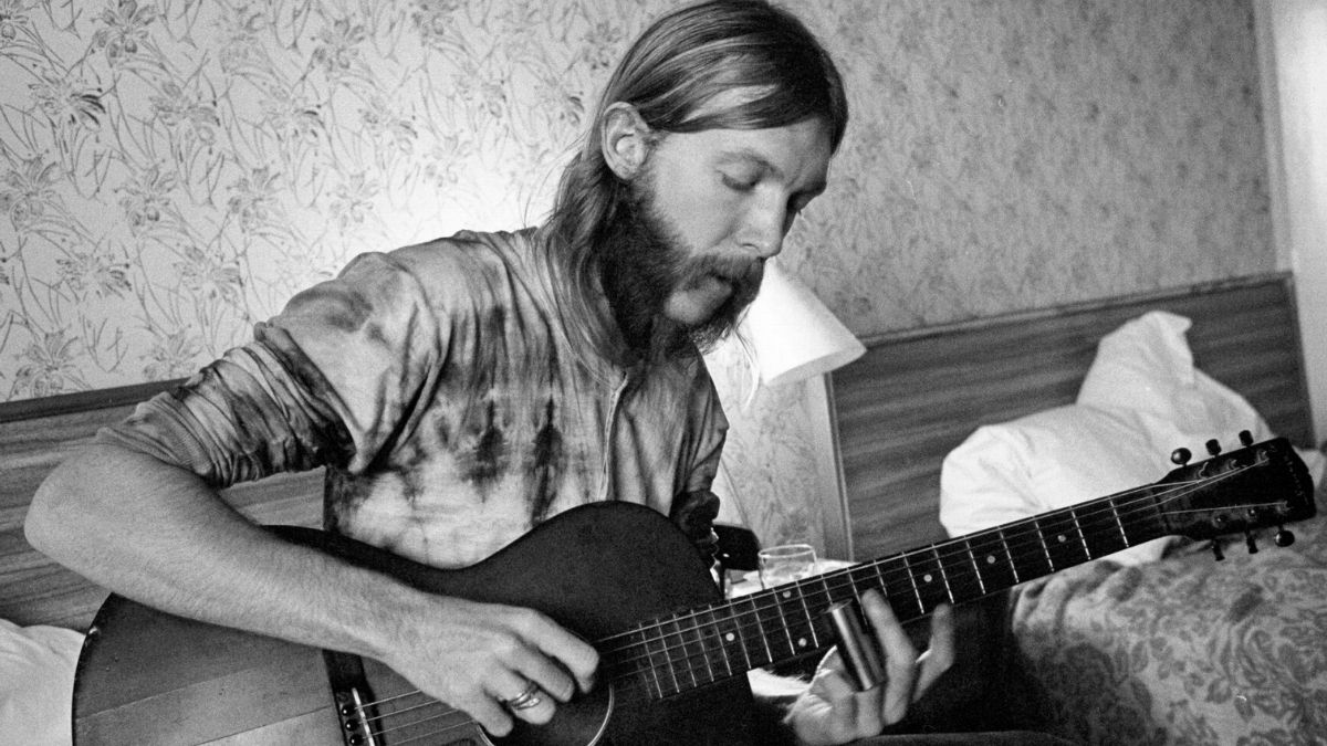 Duane Allman playing slide guitar in 1970