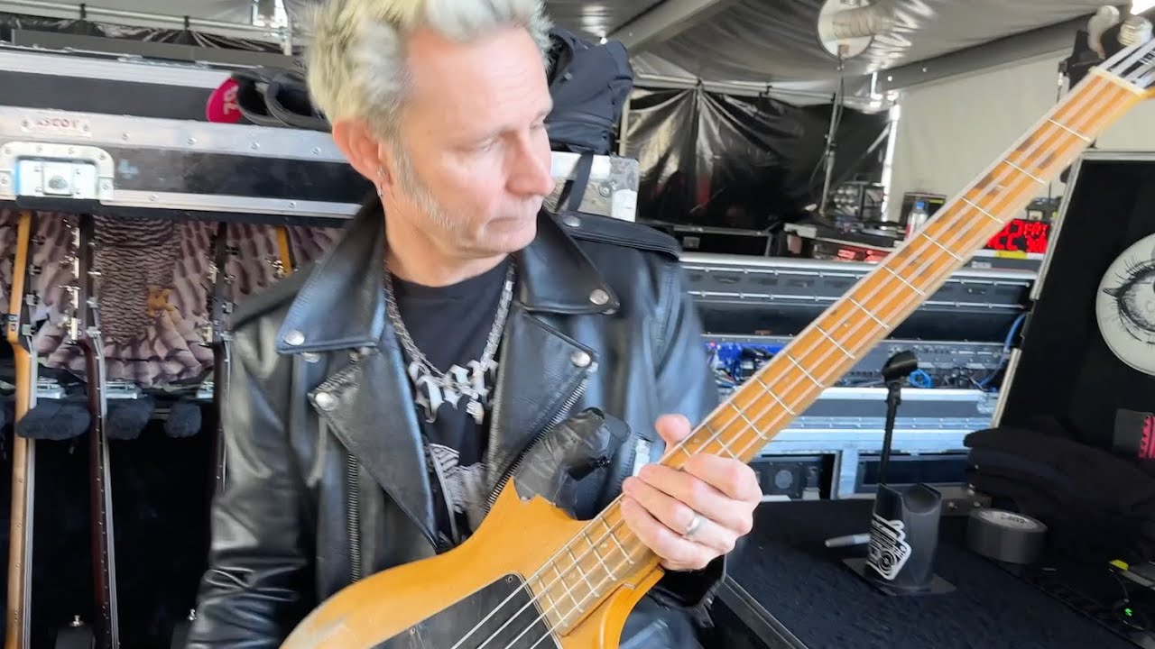 Matt Freeman - Interview with Mike Dirnt of Green Day - YouTube