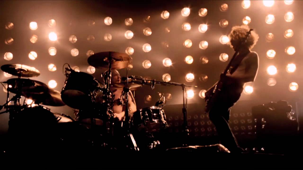 Biffy Clyro - Mountains // Live at Wembley - YouTube