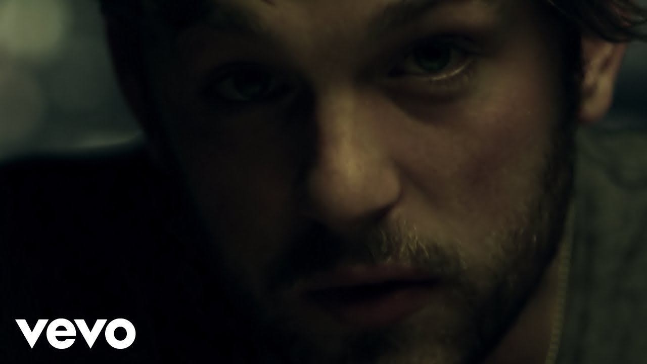 Kings Of Leon - Use Somebody (Official Video) - YouTube
