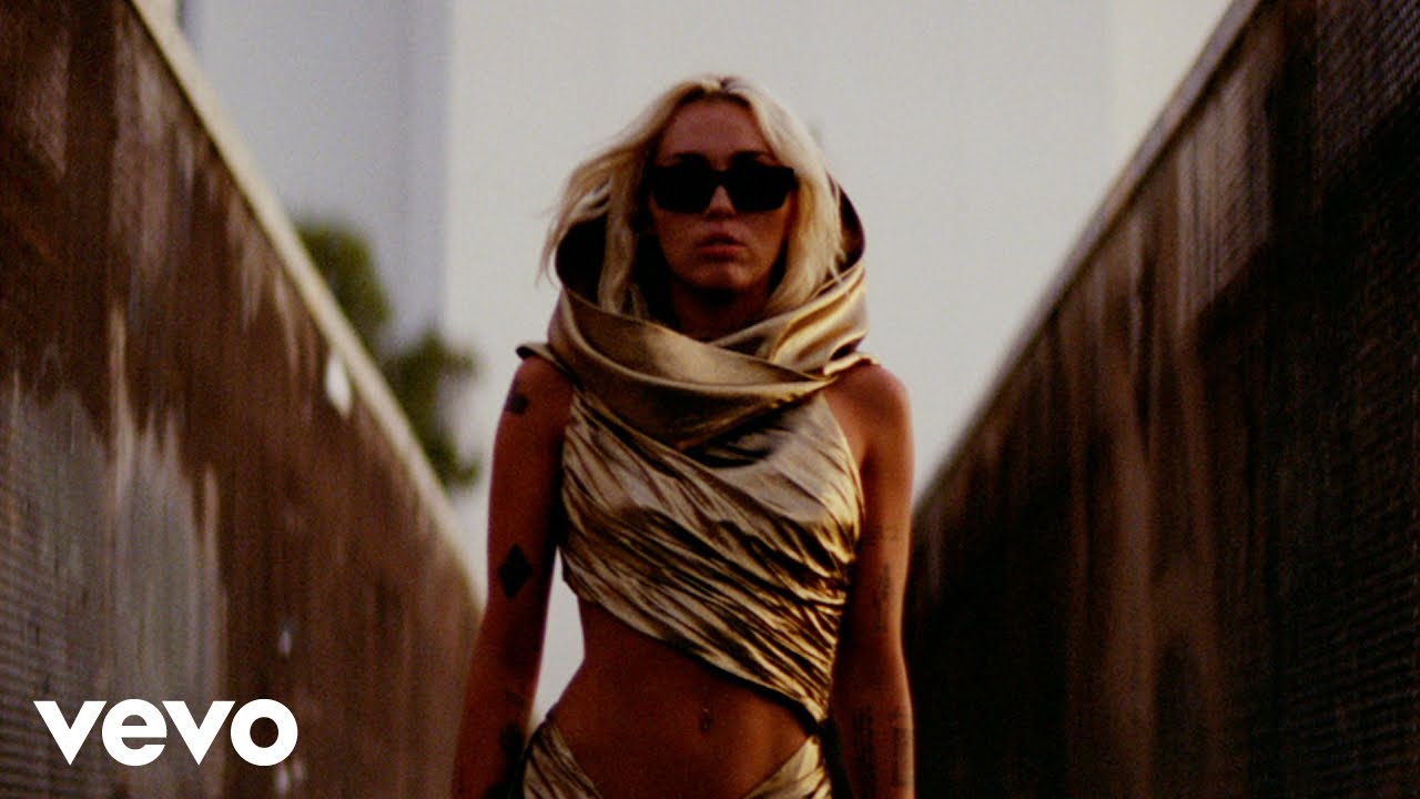 Miley Cyrus - Flowers (Official Video) - YouTube