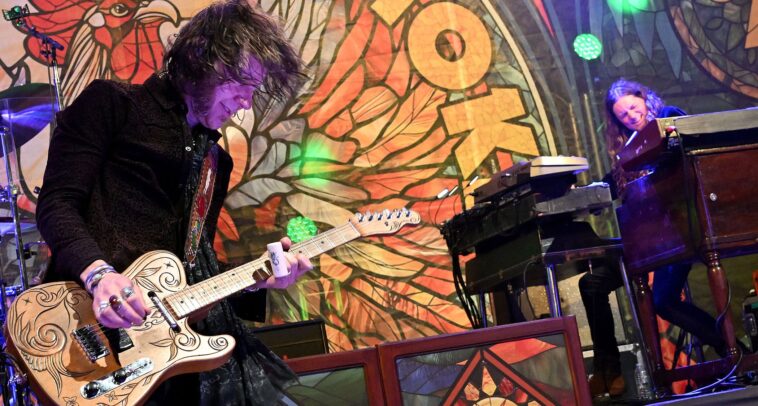 A Guide to Playing Slide Guitar in Standard Tuning]