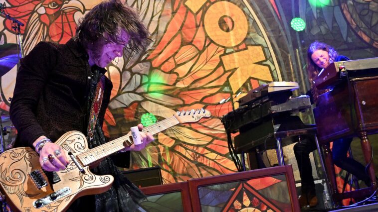 A Guide to Playing Slide Guitar in Standard Tuning]