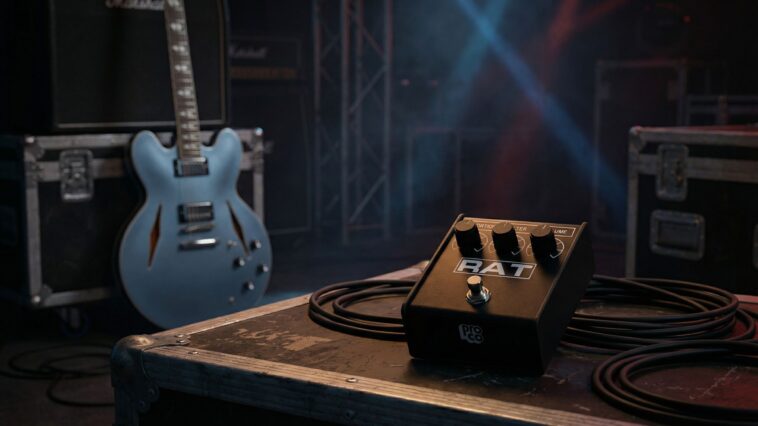 As a long-time Foo Fighters enthusiast, I've dedicated years to unraveling Dave Grohl’s massive sonic signature – here are the 5 crucial pedals to achieve his sound.]