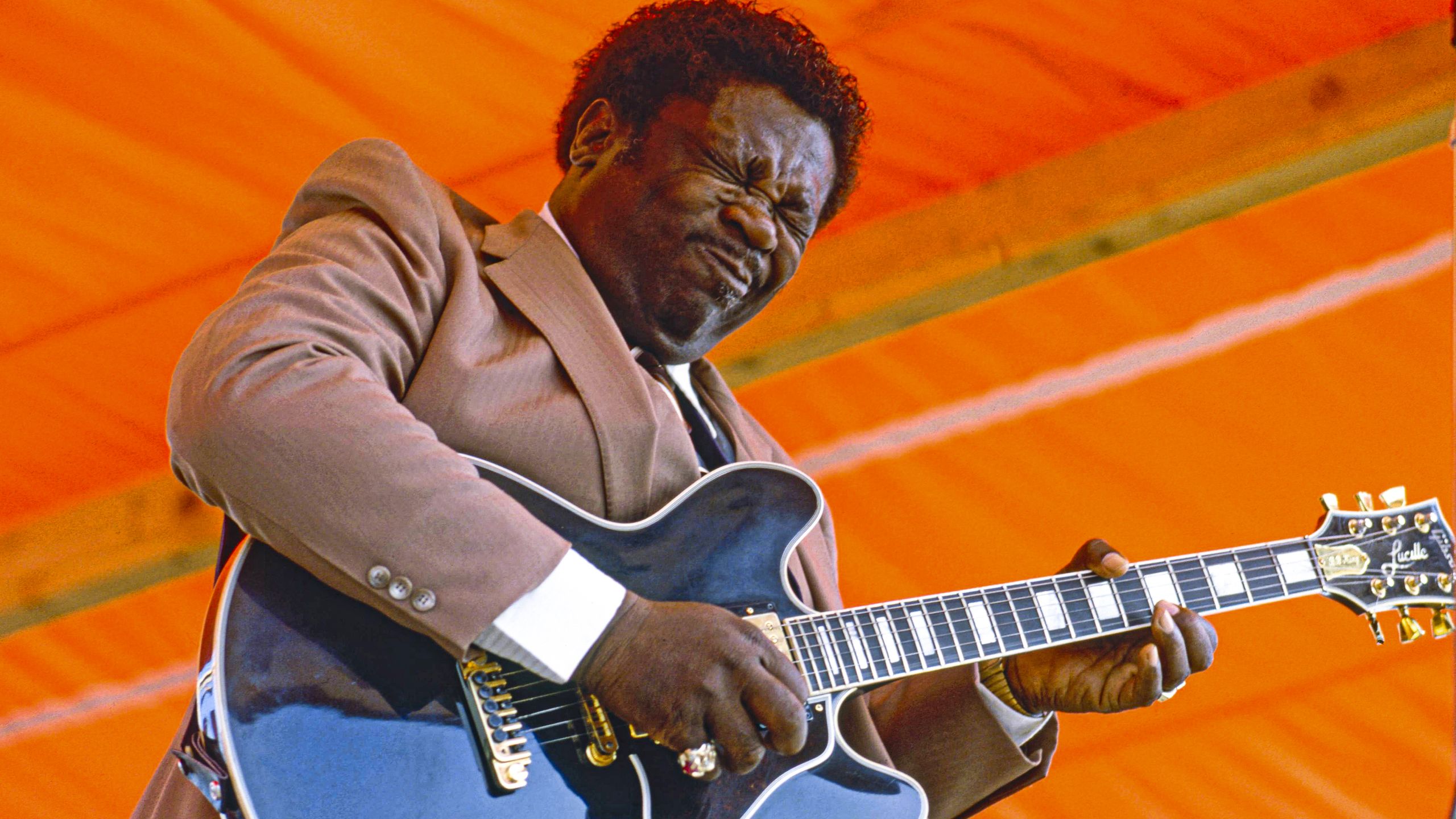 B.B. King Shares His Technique for Unlocking Extra Sounds from His Guitar]