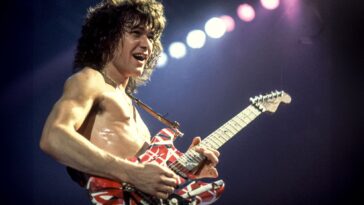 Eddie Van Halen Discusses the Guitarist He Thinks Is Superior to Himself]