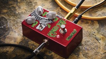 "Explores a Range from Enhancement to Fuzzy Distortion: Dinosaural Hypoid Drive Review"]