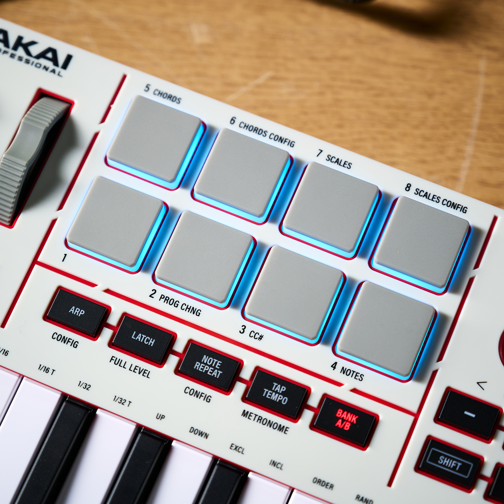 Akai MPK Mini IV