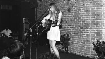 The guitar behind Joni Mitchell’s early hits survived war, then vanished