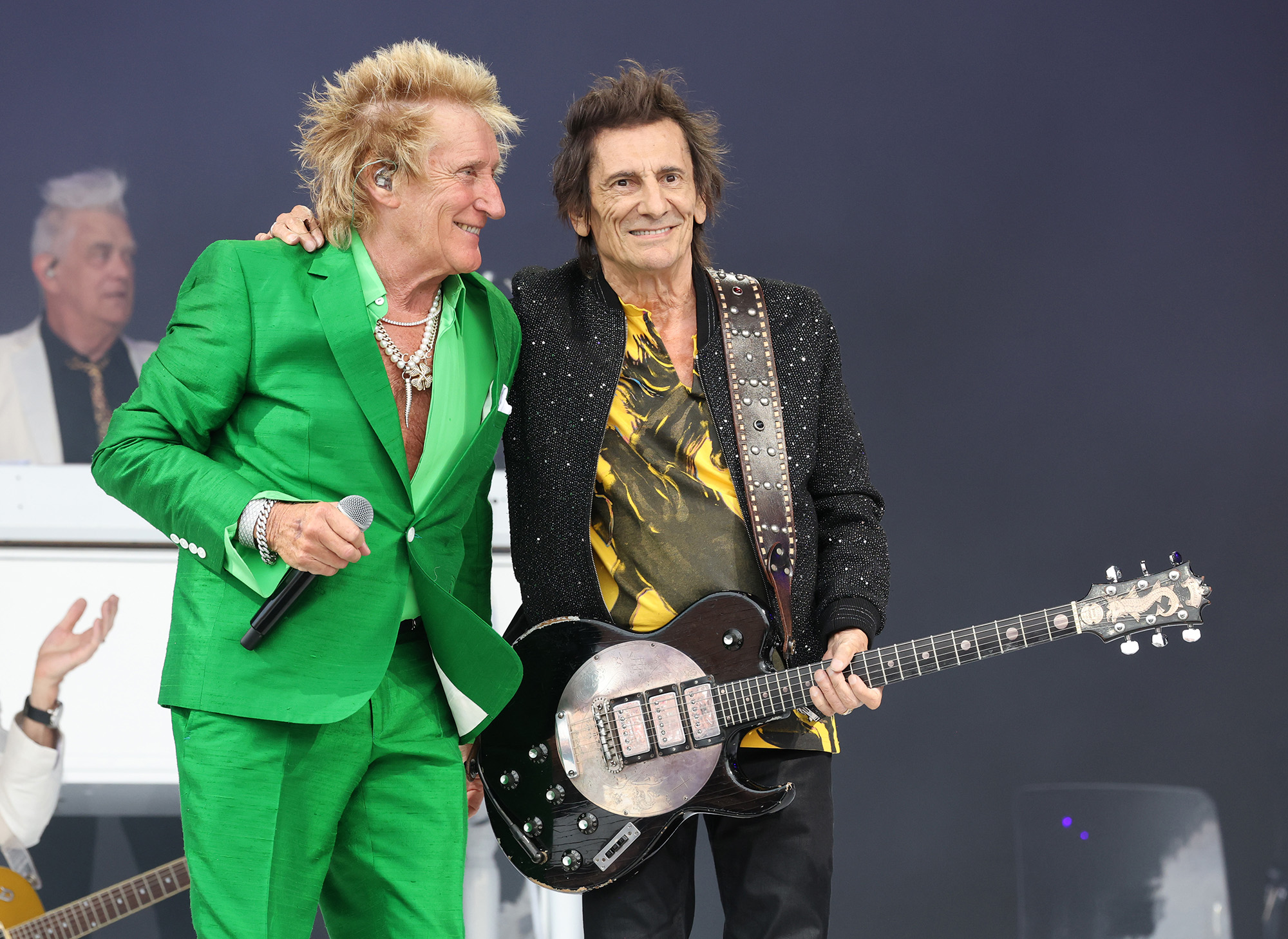 Rod Stewart performs onstage with Ronnie Wood during day five of the Glastonbury Festival 2025 at Worthy Farm, Pilton on June 29, 2025 in Glastonbury, England.