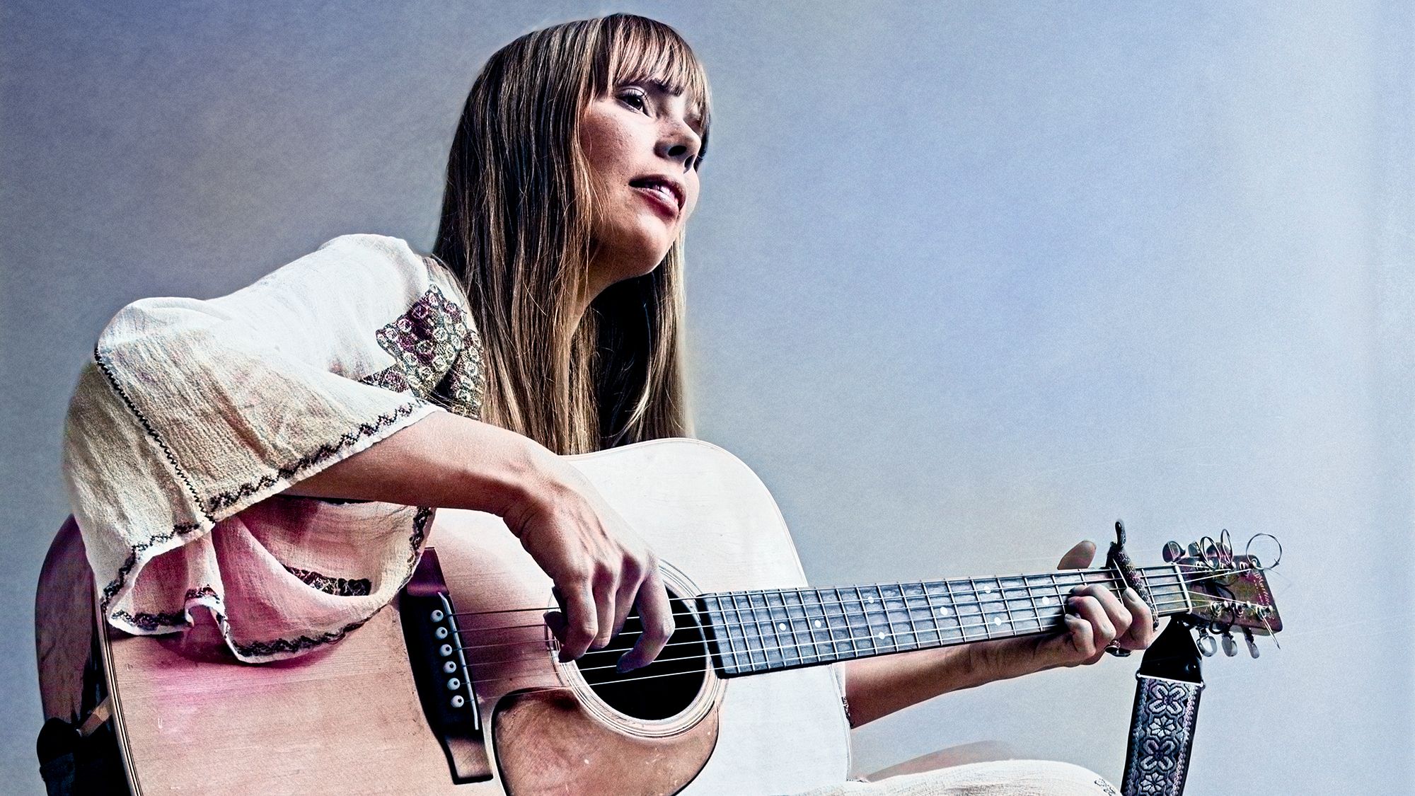 The Guitar That Powered Joni Mitchell’s Early Successes Endured War Before Disappearing]
