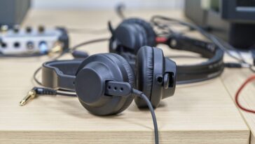 "These Chemicals Aren't Merely Additives; They Could Be Leaching from Headphones into Our Bodies: Study Reveals Most Headphones Contain Harmful Substances"]