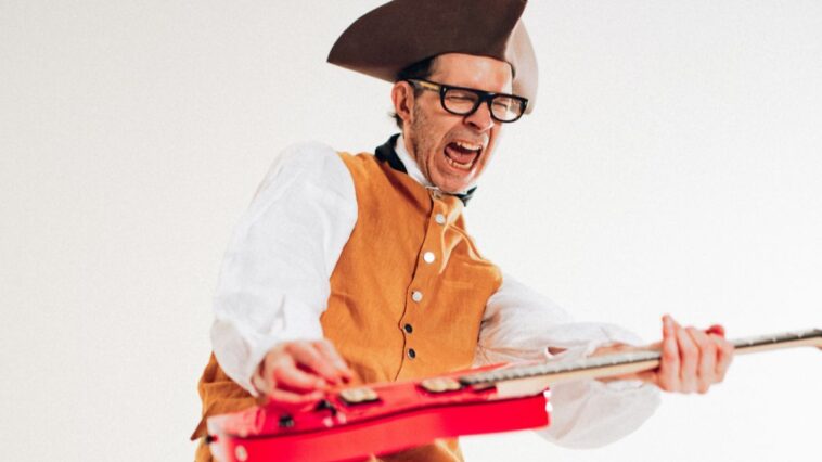 Why Paul Gilbert Believes Restraint is Important in Shredding]