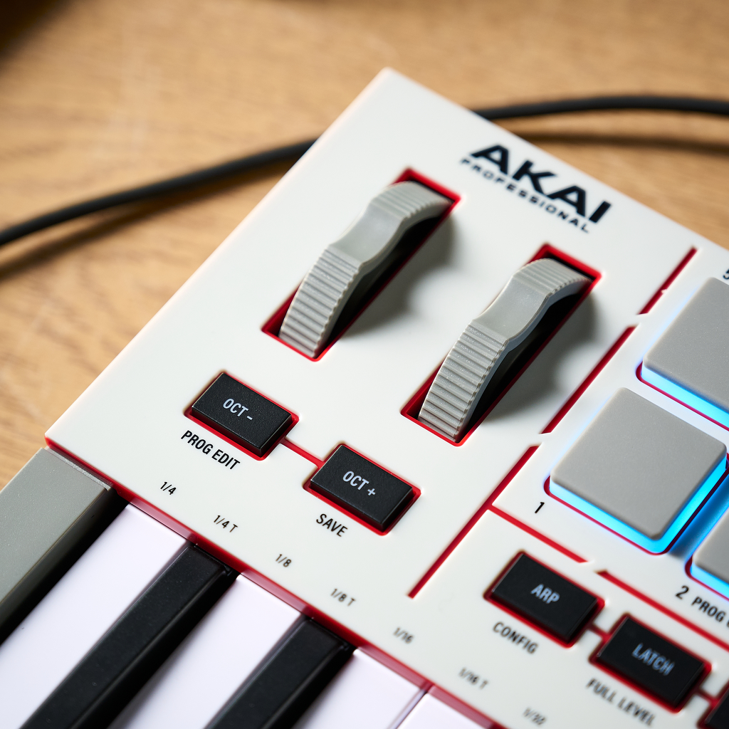 Akai MPK Mini IV