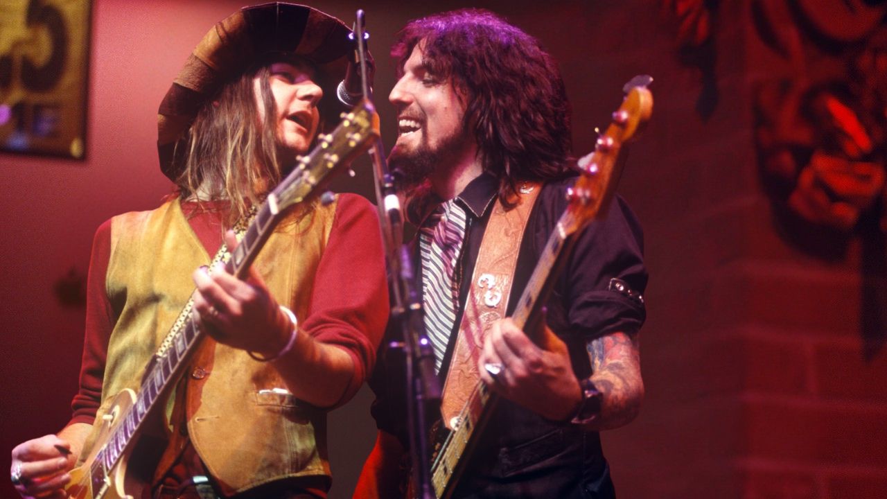 Marc Ford (L) and Johnny Colt of The Black Crowes perform at San Jose State Event Center on December 8, 1994 in San Jose, California.