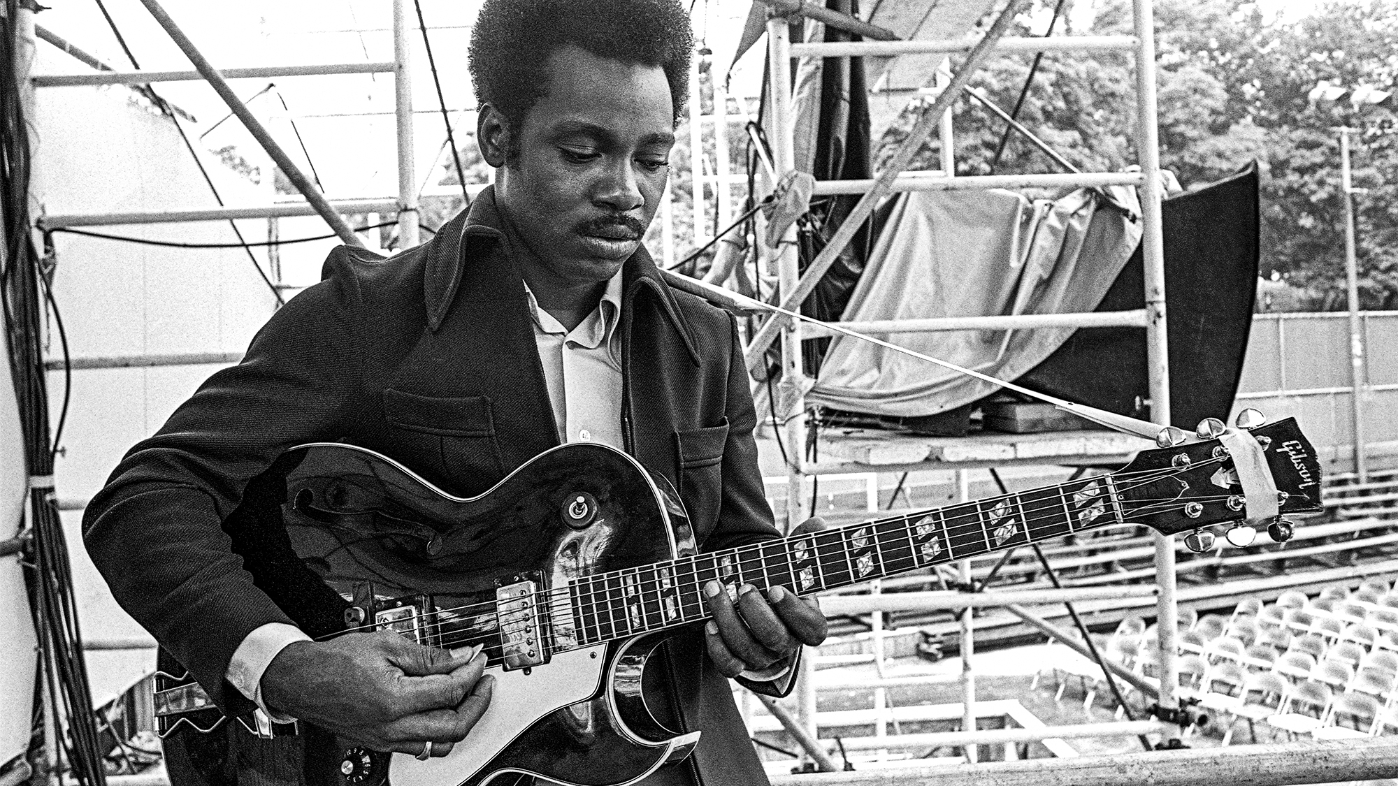 American jazz singer, songwriter and guitarist George Benson backstage at the Newport Jazz Festival in New York., 1973