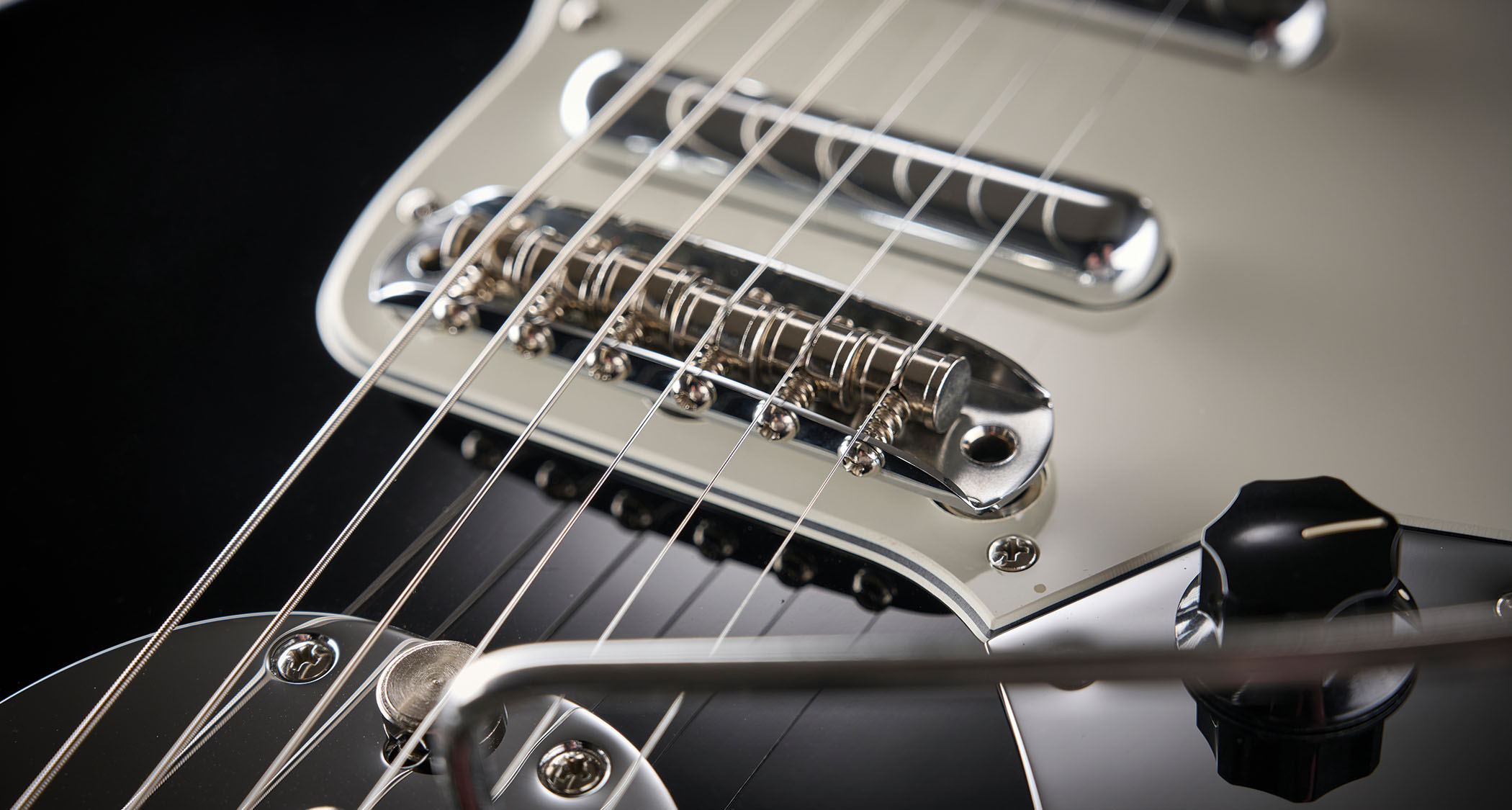 Fender Johnny Marr Signature Special Jaguar: This looks a bit different from Johnny’s first signature Jaguar. Yes, it’s only offered in one colour this time around and it’s ‘limited’, although Fender doesn’t say if that’s a specific number or limited simply to demand. The big difference here is the trio of lipstick single-coil pickups.