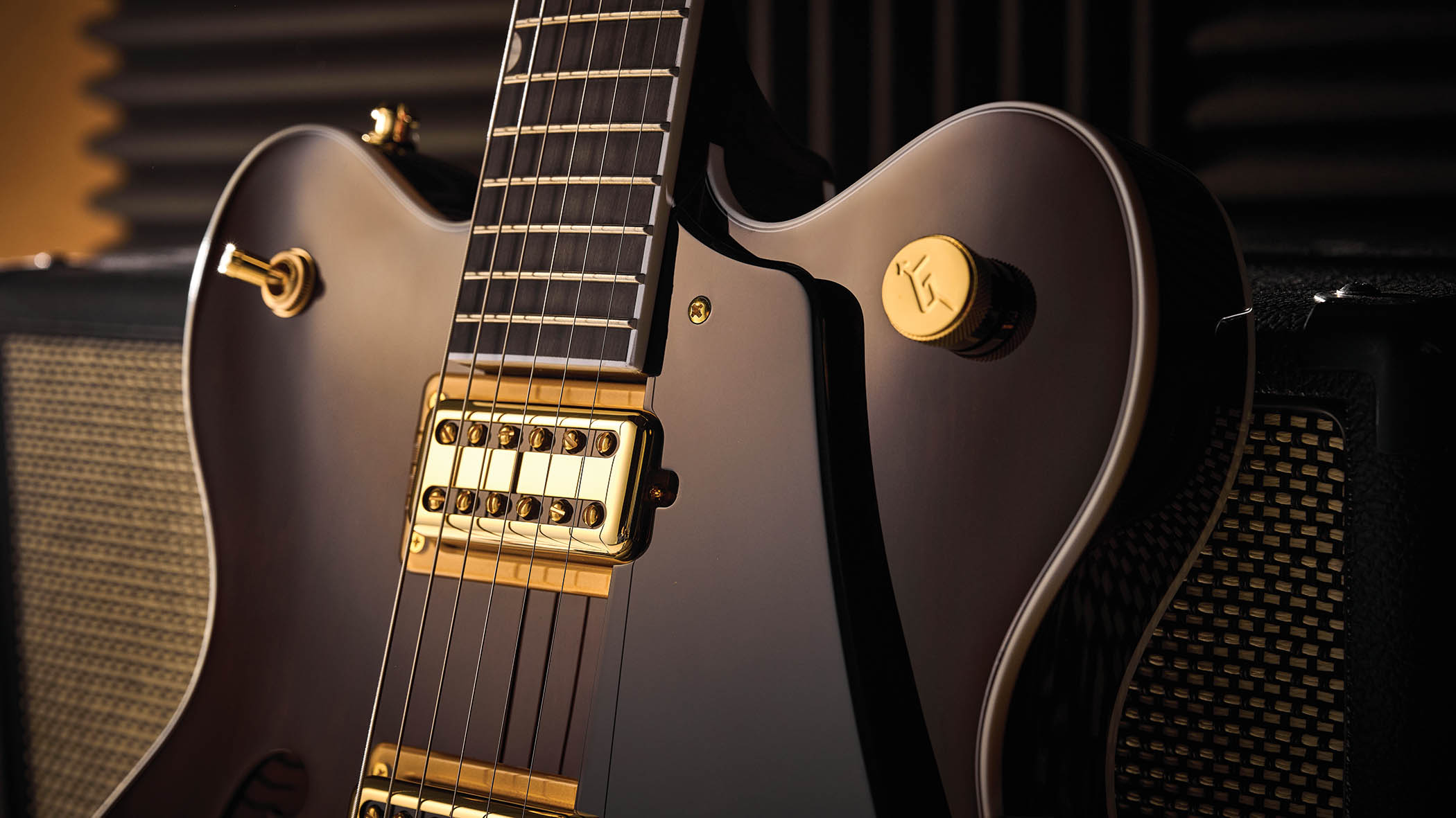 Gretsch Limited Edition Abbey Road RS201 Studiomatic: A tie-up between Abbey Road Studios and Gretsch featuring a recording-aimed circuit inspired by the studios&rsquo; Rumble Filter