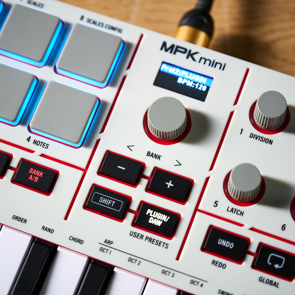 Akai MPK Mini IV