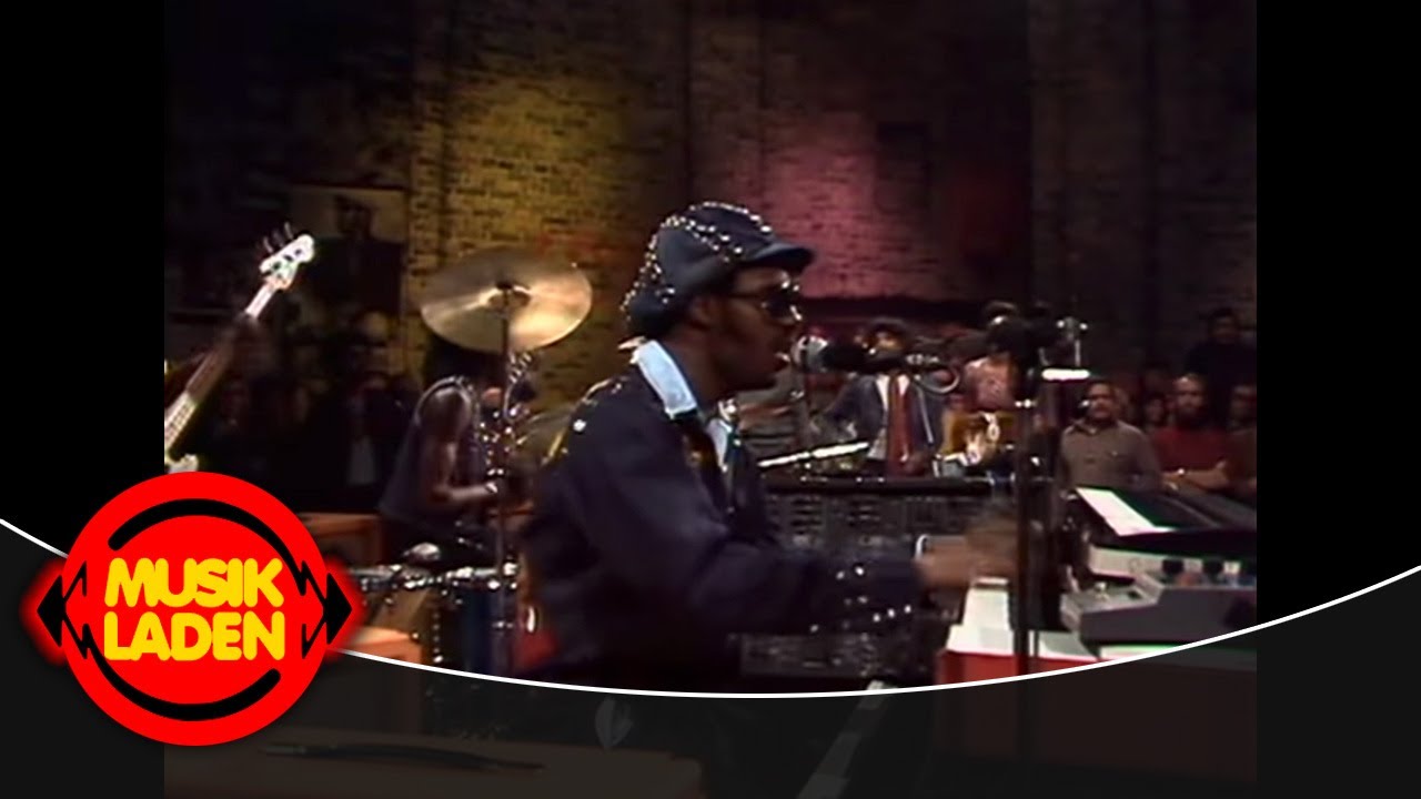Stevie Wonder - Superstition (1974) - YouTube