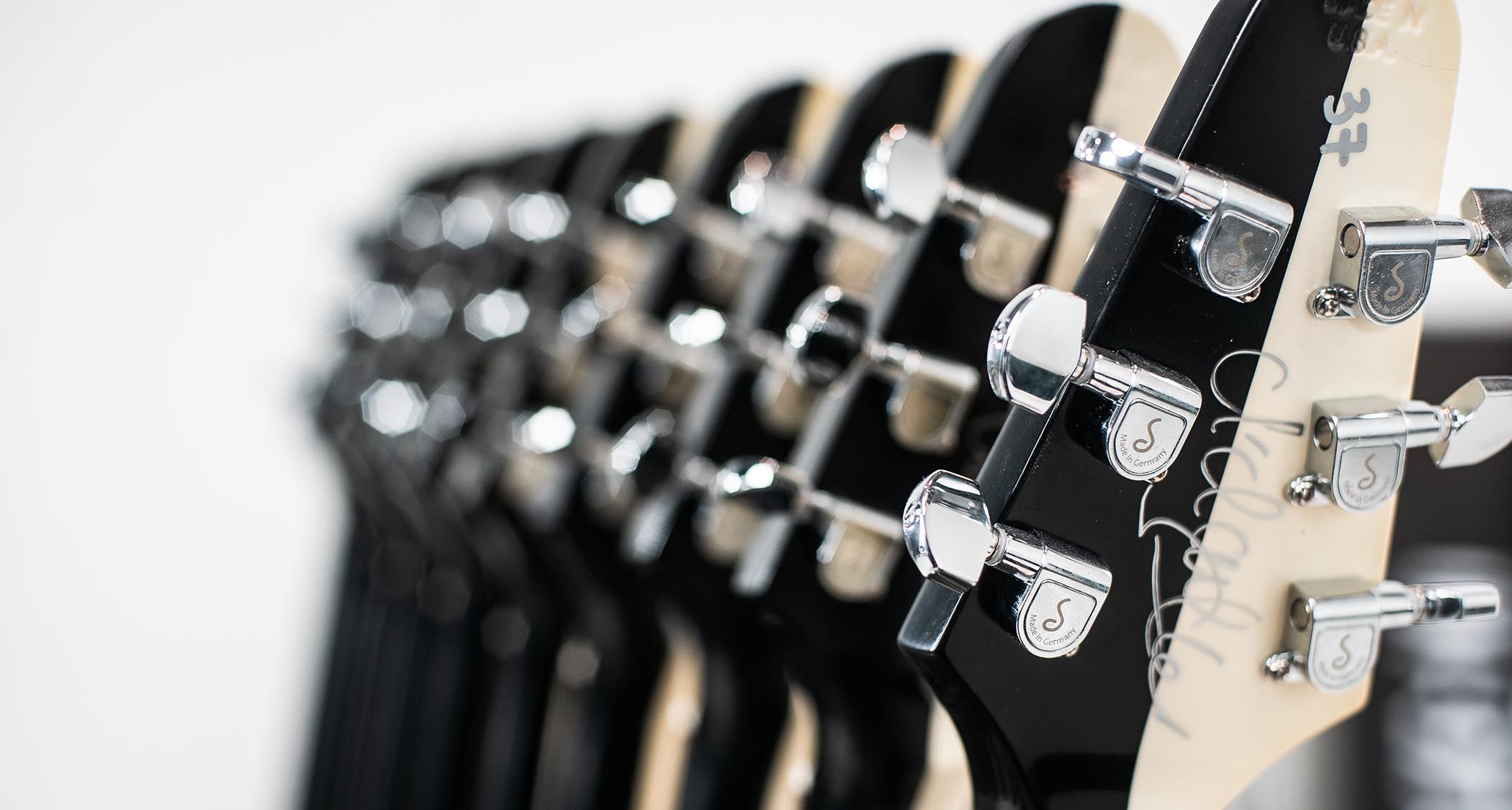 The Gibson Michael Schenker 1971 Flying V Collector's Edition is a forensic replica of the guitar made famous by the former UFO and Scorpions guitarist – a guitar that is now owned by Metallica's Kirk Hammett.