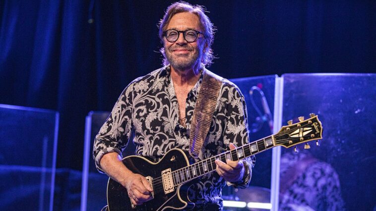 Al Di Meola Discusses His Anti-ICE Concert with Morello and Springsteen]