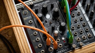 "An Amazing All-in-One Resource for Everything You Need in a Synth: Review of the Knobula Monumatic"]