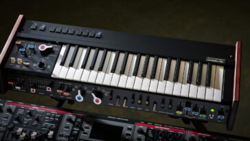 "An Impressive and Beautifully Melodic Synthesizer: Review of the Korg miniKORG 700Sm"]