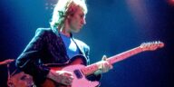 Andy Summers Discusses the Creation of The Police's Hit "Message in a Bottle"]