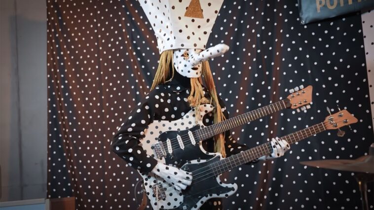 Angine de Poitrine: "The Next Evolution in Music"]