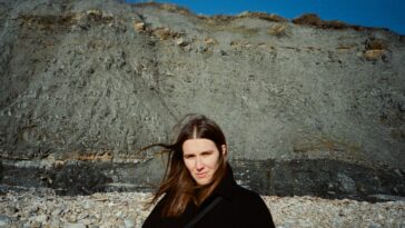 "Art School Girlfriend Discusses Her Complex Feelings for the Prophet ’08: Insights into Synths, Software, and Studio Secrets Behind Their Latest Project, Lean In"]