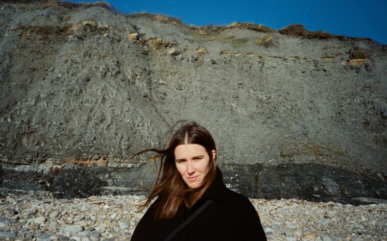 "Art School Girlfriend Discusses Her Complex Feelings for the Prophet ’08: Insights into Synths, Software, and Studio Secrets Behind Their Latest Project, Lean In"]