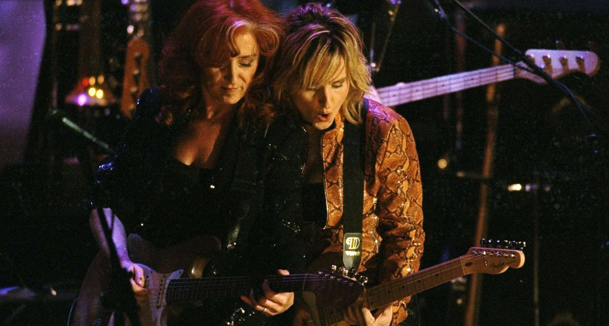 Bonnie Raitt's Tips on Guitar for Melissa Etheridge]