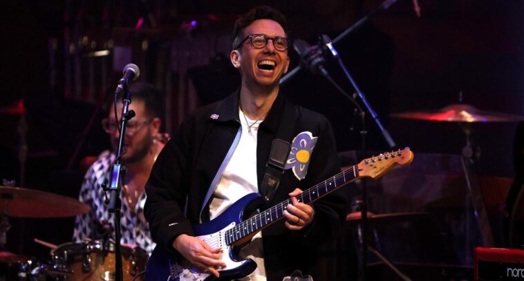 Cory Wong Discusses Enhancing the Bassline in Vulfpeck's "Dean Town"]