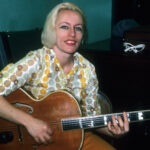 The bass guitarist that saved Barbra Steisand’s signature hit
