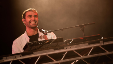 "Fred Again Reflects on the Time Lost in Plugins: How Obsessing Over Software Hinders Creativity and Songwriting"]