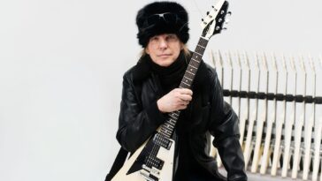 Gibson Reveals Custom Replica of Michael Schenker's Flying V Guitar]