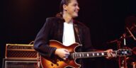 How Robben Ford Assisted Fender in Developing Its ES-335 Competitor]