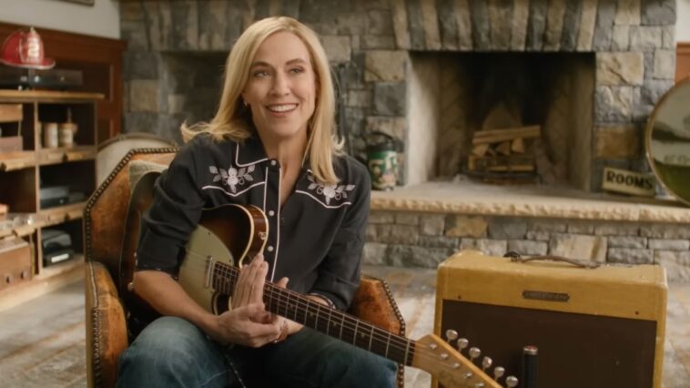 How a Fan's Present Replaced Sheryl Crow's Stolen Guitar]