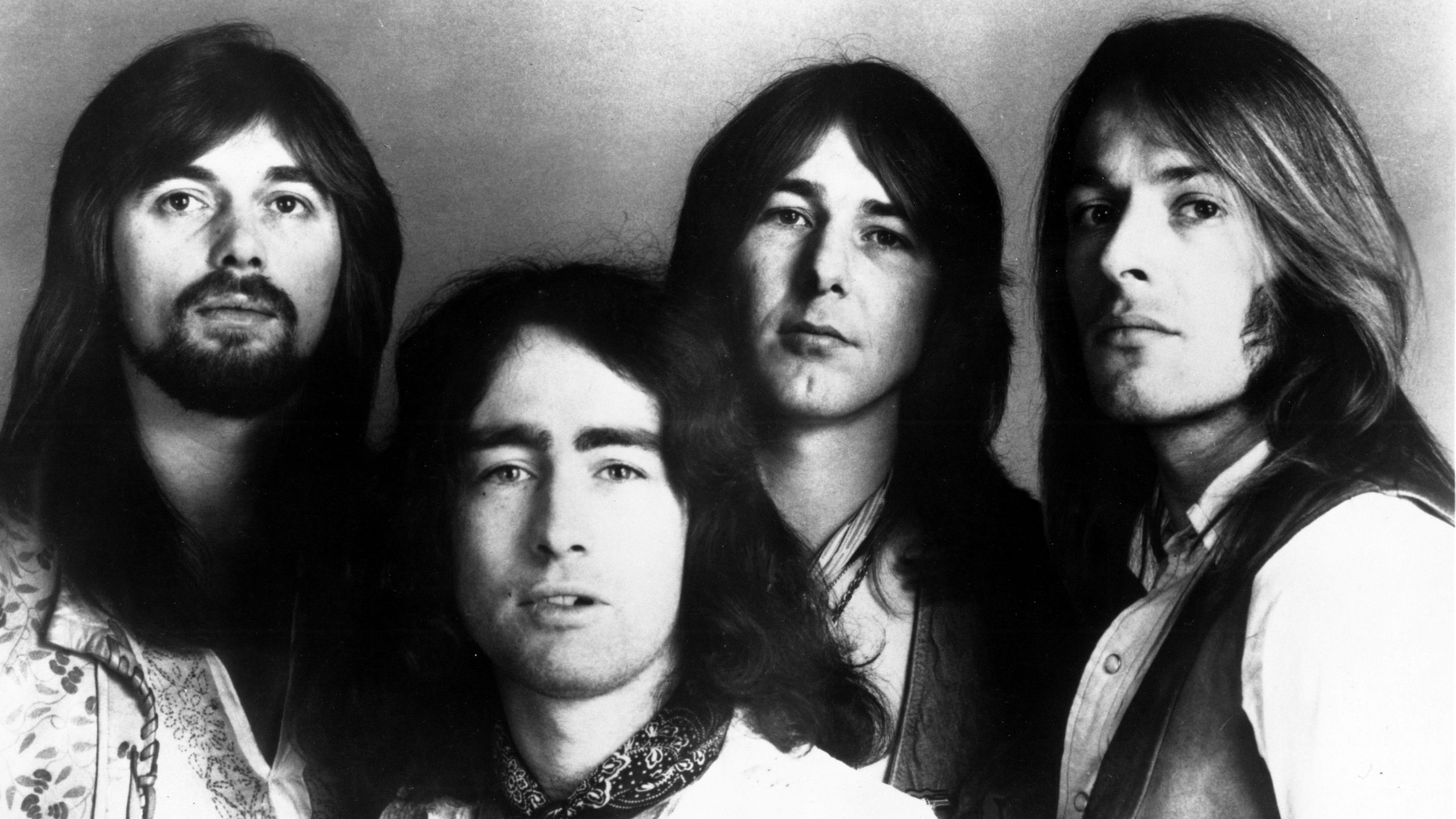 "I recall the chaos. Simon boldly faced Rodgers and declared, ‘If you’re going to throw a punch, aim for me’—and that’s exactly what he did": The chart-topping supergroup whose final major hit was the brawl between the singer and the drummer.]