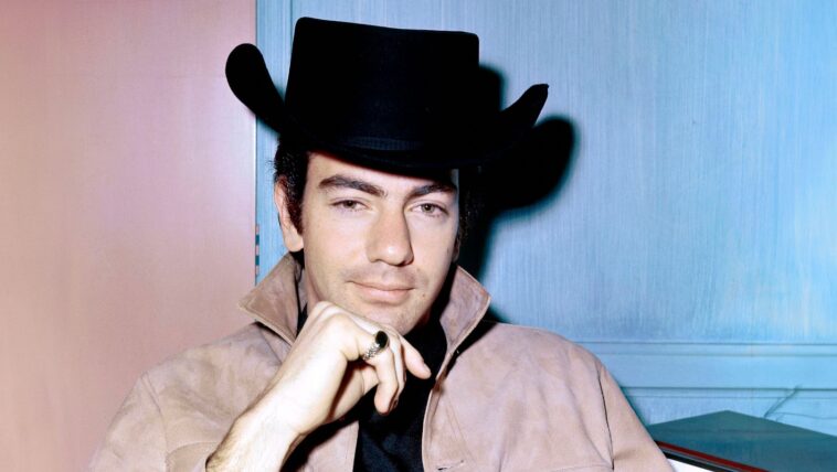 "Initially, I despised the script Tarantino sent me and rejected the idea of my music being linked to it": Neil Diamond's decision to refuse his song for Pulp Fiction and his subsequent remorse.]