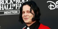 "Jack White Clarifies His Comments on Taylor Swift's Music, Dismissing Any Claims of It Being 'Boring'"]