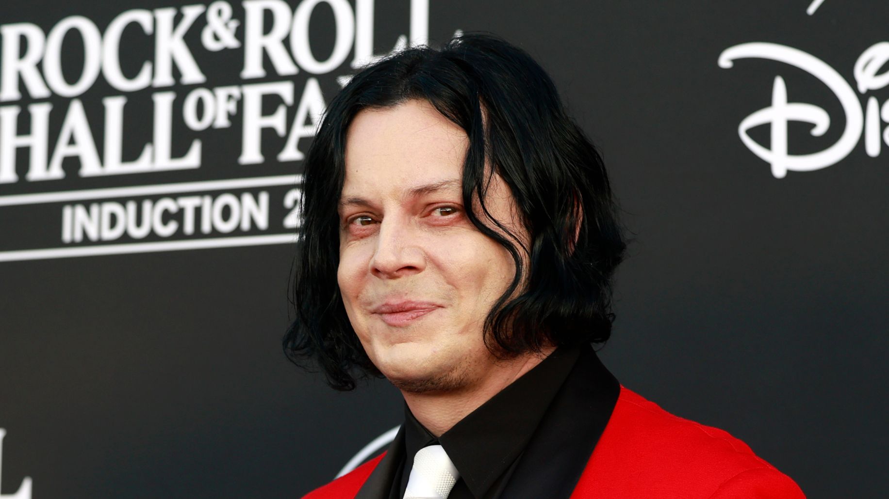 "Jack White Clarifies His Comments on Taylor Swift's Music, Dismissing Any Claims of It Being 'Boring'"]