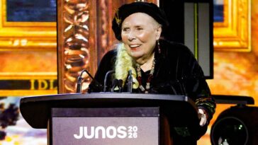 "Joni Mitchell Reflects on Life Transformation After Coma: Receives Juno Lifetime Achievement Award from Canadian Prime Minister Mark Carney, Credits Near-Fatal Brain Aneurysm for Helping Her Quit Smoking."]