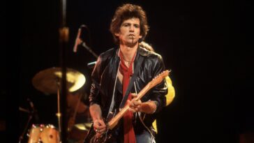 Keith Richards discusses his thoughts on 1980s shred guitar.]