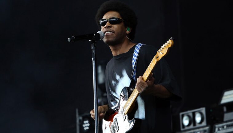 KennyHoopla secured his top Tele through a questionable Facebook transaction.]